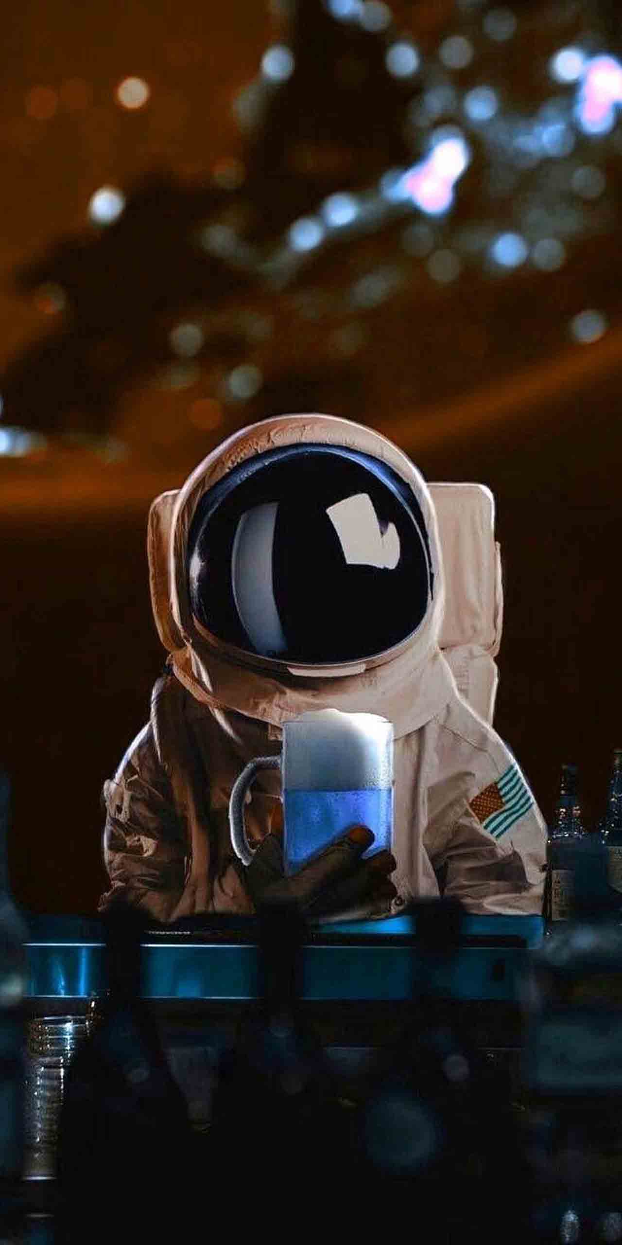wallpaper astronaut trên điện thoại